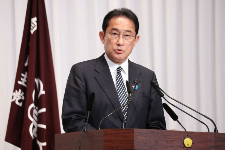 Rohamsisakokat és golyóálló mellényeket ad Japán Ukrajnának