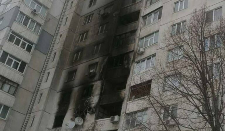 Erőműveket és lakóépületeket bombáztak Harkovban