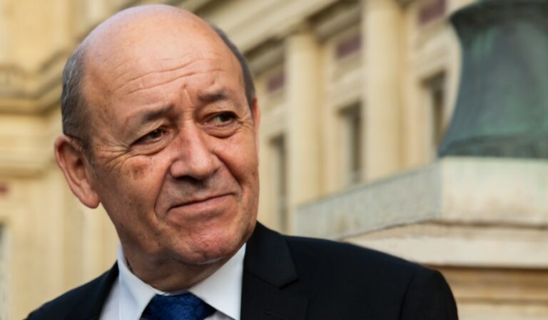 Franciaország egészségügyi termékeket küldött Ukrajnának