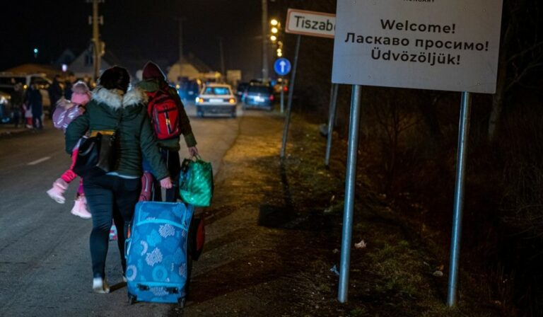 Több mint 9 ezer ukrajnai menekült érkezett vasárnap Magyarországra