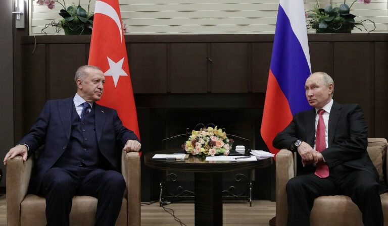 Putyin Erdogan török államfővel tárgyal vasárnap