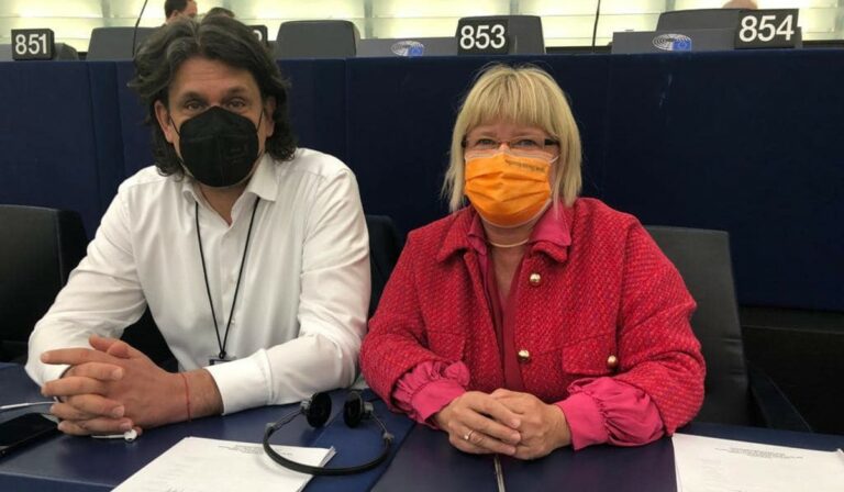 A Fidesz EP-képviselői határozott nemmel szavaznak az energiaszankciókra