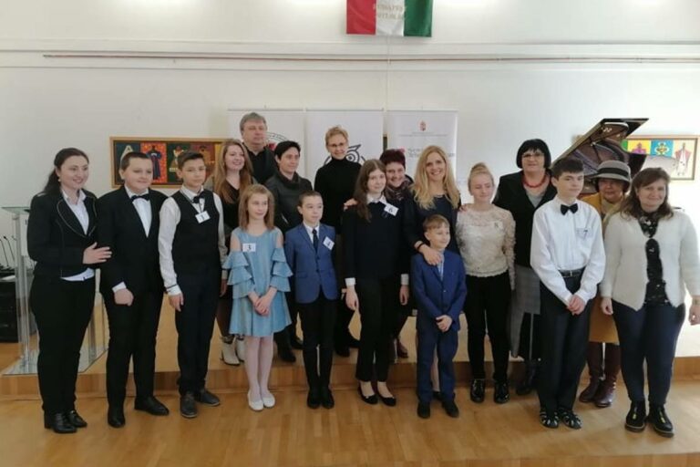 Jótékonysági hangversennyel egybekötött zenei képzés indul a Rákóczi-főiskolán