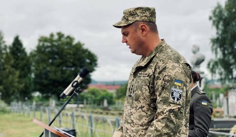 Zelenszkij Ukrajna hőse címmel tüntette ki a „Kárpátaljai légió” katonáját