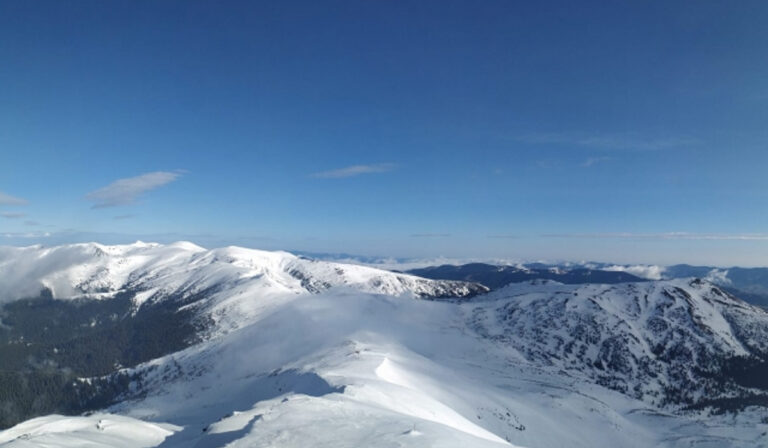 Több mint 200 embert mentettek meg a hegyekben idén