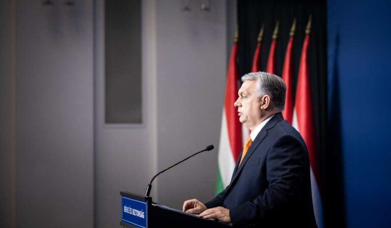 Orbán Viktor azonnali tűzszünetet javasolt Putyinnak