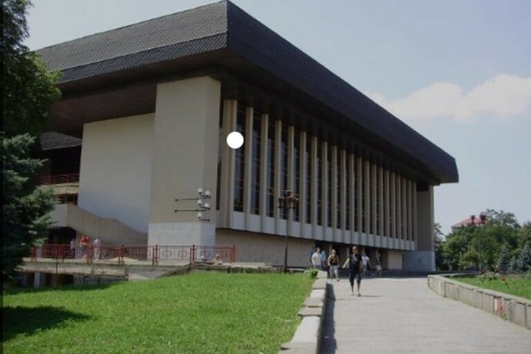 Újra előadásokat szervez a Kárpátaljai Drámai Színház