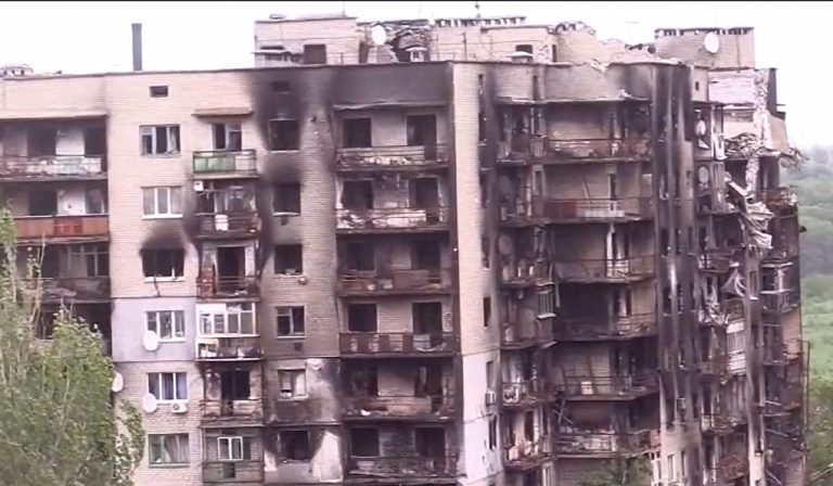 Legkevesebb kilenc halottja van a Harkiv elleni rakétatámadásnak