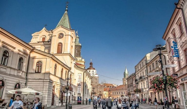 Június 1-jétől változnak a Lengyelországban tartózkodó ukránokra vonatkozó szabályok
