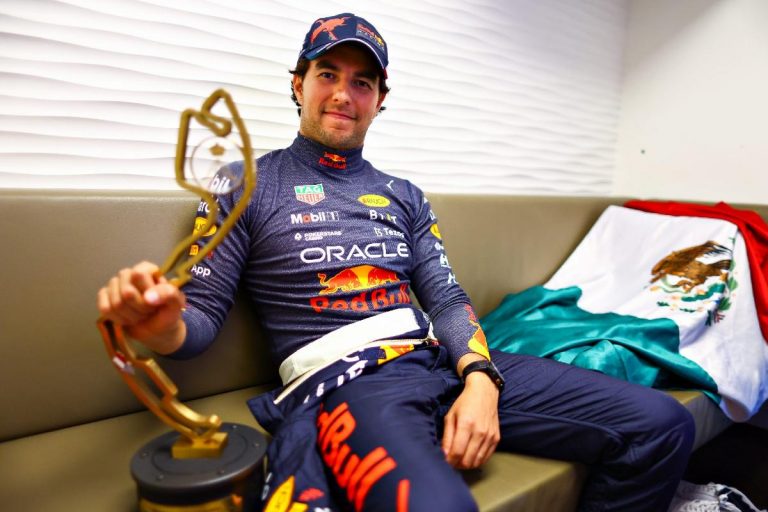 Szerződést hosszabbított a Red Bull Sergio Pérezzel