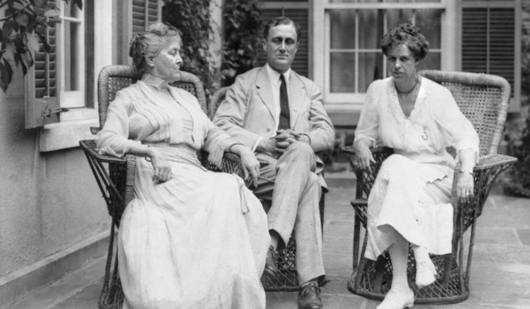 A fal túloldalán: a Roosevelt-ház asszonyai