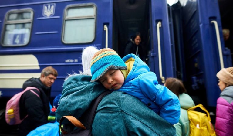 У п’ятницю прибуло 10 000 людей до Угорщини з України