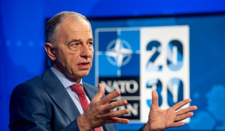 Mircea Geoana: a NATO-nak joga van csapatokat telepíteni Kelet-Európába