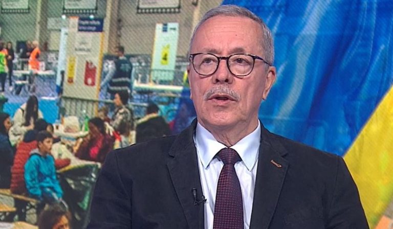 Bakondi: beigazolódott, hogy nem szabad fegyvert szállítani a háborúba