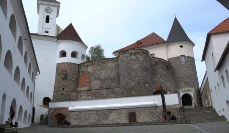 Kárpátalja ma: ingyenes kirándulás a munkácsi várban