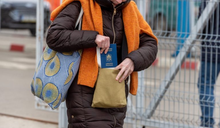 Több mint 22 ezren érkeztek szombaton Ukrajnából Magyarországra