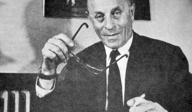 79 éve szabadalmaztatták a golyóstollat