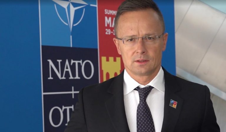 Szijjártó: nemzetbiztonsági érdek, hogy a NATO és Oroszország ne keveredjen konfliktusba egymással