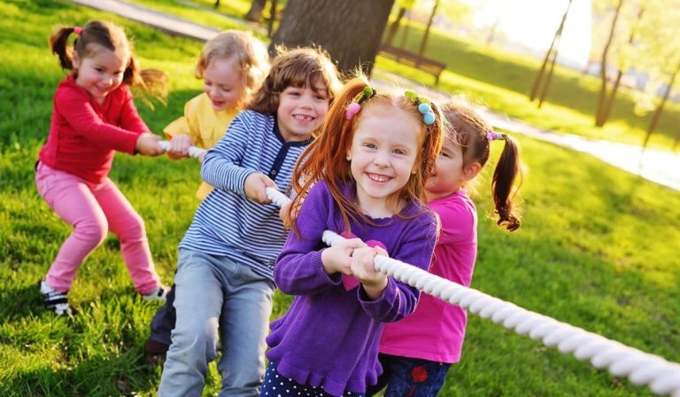 Megkezdődtek az első gyerektáborok Kárpátalján
