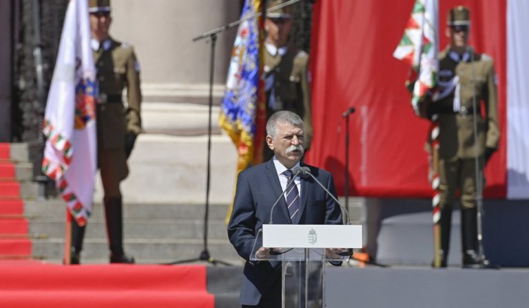 Kövér: az elmúlt száz év azt üzeni, hogy erősek és elpusztíthatatlanok vagyunk