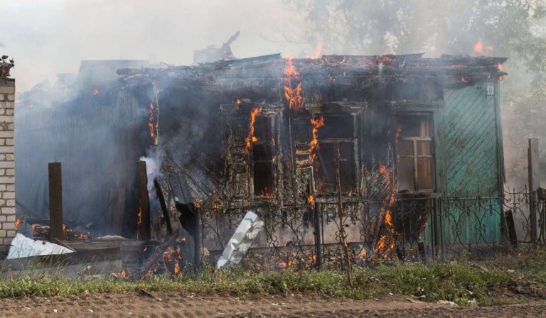 Tovább folytatódnak a harcok Luhanszk megyében