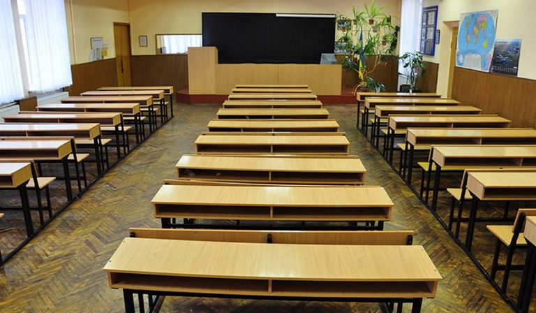 Közel 1300 elsőst írattak be az ungvári iskolákba