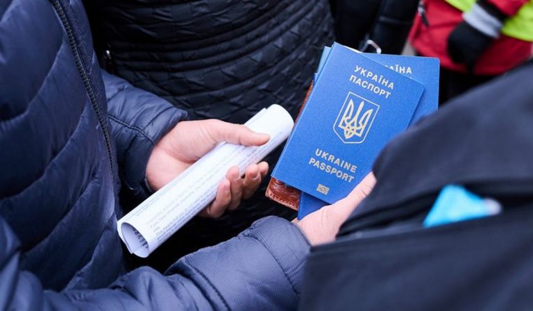 Csehország jóváhagyta a visszatérő ukrán menekültek támogatását