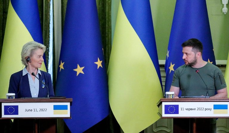 Zelenszkij: az EU-s tagjelölti státus megajánlása történelmi pillanat lenne