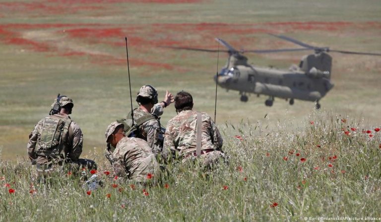 Megkezdődött az ukrán katonák nagy-britanniai kiképzése
