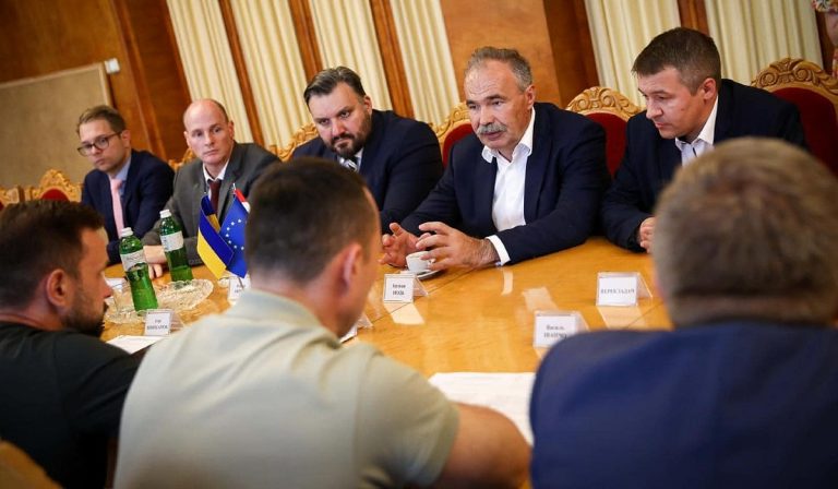 Az ukrán gabona kivitelének felgyorsításáról tárgyalt Kárpátalján Nagy István