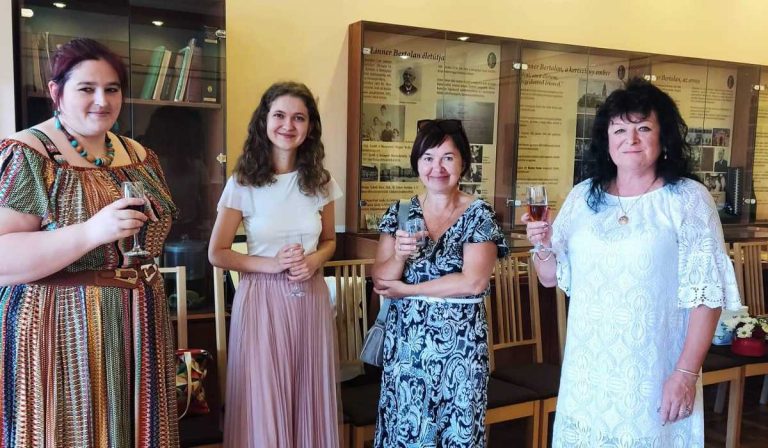 Ruszin Noémi kiállítása nyílt meg Beregszászban