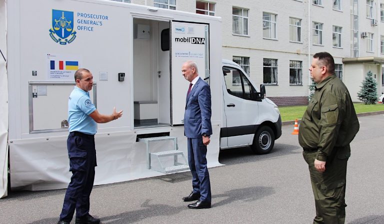 Ukrajna speciális mobil laboratóriumot kapott Franciaországtól