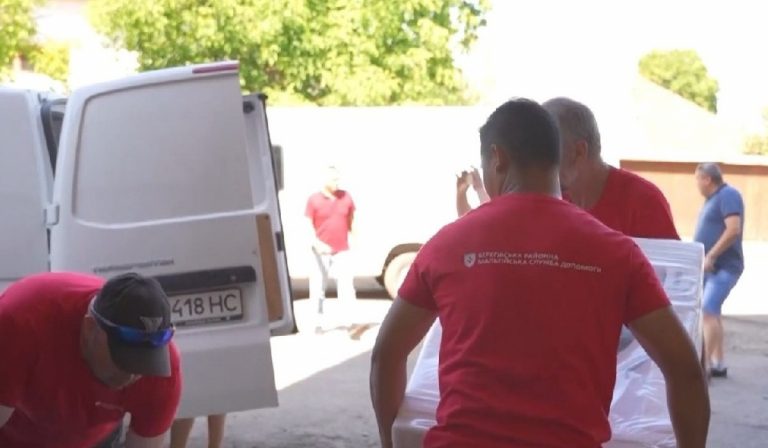 Угорці передали на Закарпаття побутову техніку для пунктів розміщення переселенців