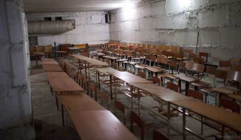 Az iskolák közel 50%-a rendelkezik óvóhellyel Ukrajnában