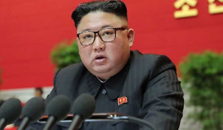 Észak-Korea tagadja, hogy fegyvereket szállítana Oroszországnak