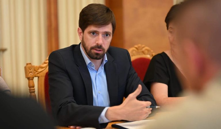 Magyar Levente: Magyarország a rendelkezésére álló eszközökkel segíti Ukrajnát