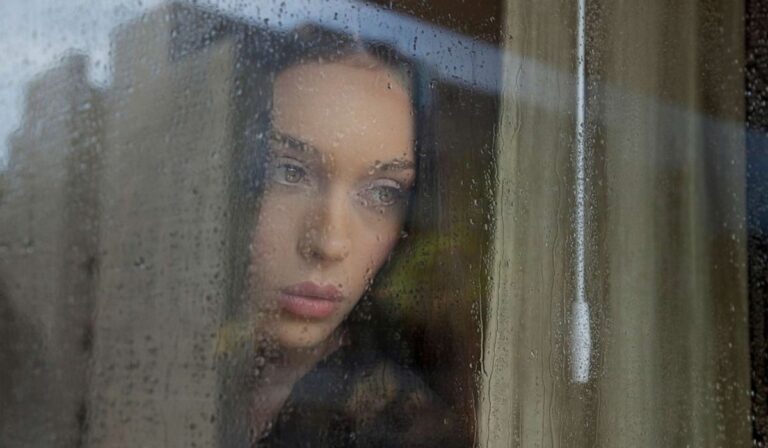 Tárcajegyzet: egyik percben…