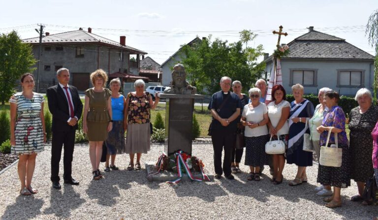 Szent Istvánra  emlékeztek Mezőkaszonyban