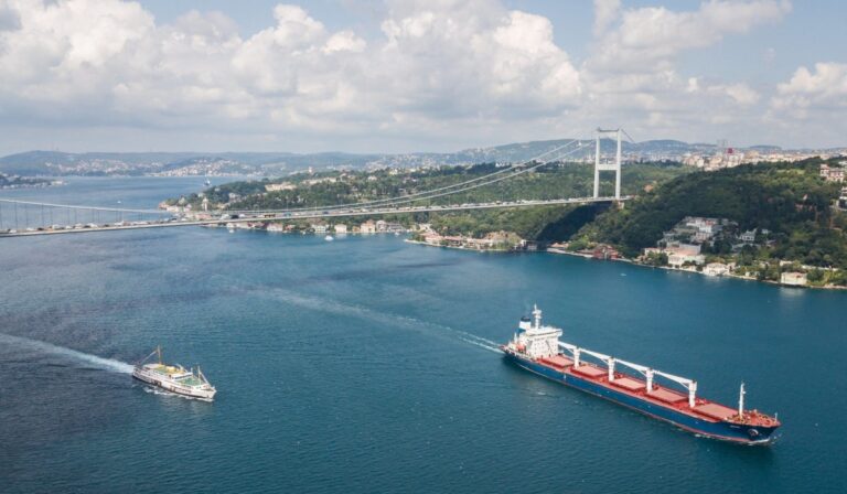 Újabb három gabonaszállító hajó hagyta el Odesszát