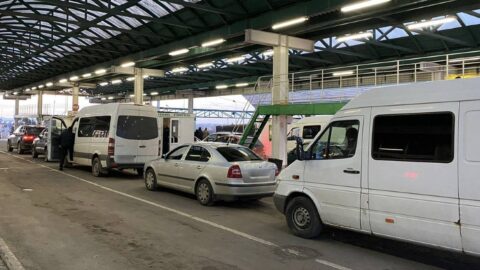 határ autó kisbusz