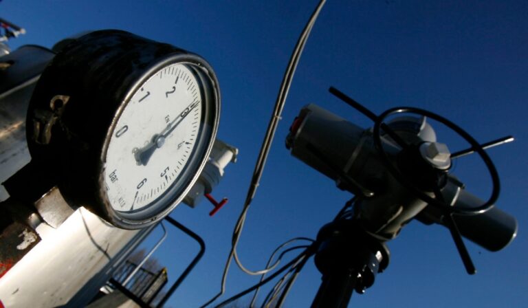 Az EU és a G7 országok megállapodtak az orosz olaj árplafonjáról