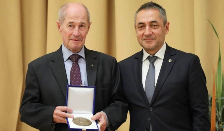 Külhoni Magyarságért Díjat kapott Milován Sándor