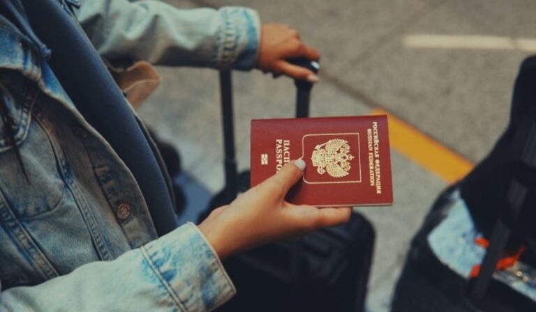 Az EU felfüggeszti az Oroszországgal kötött vízummegállapodást