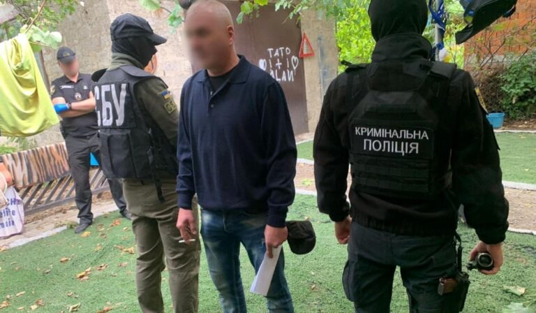 Lőszereket és fegyvereket találtak egy orosz férfinál Kárpátalján