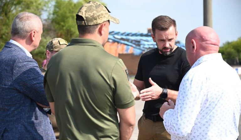 На КПП «Лужанка» збільшуватимуть пропускну здатність для вантажівок