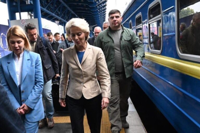 Megérkezett Kijevbe Ursula von der Leyen