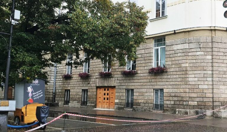 Bombariadót jelentettek több ungvári iskolában