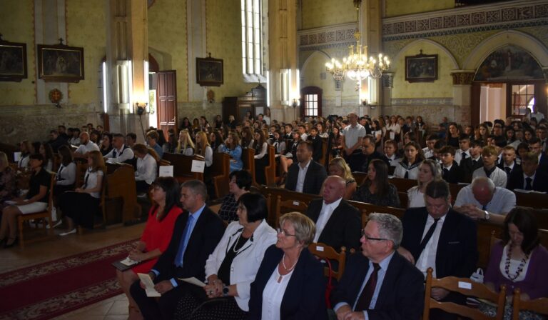 Tanévnyitó a II. Rákóczi Ferenc Kárpátaljai Magyar Főiskola Szakgimnáziumában