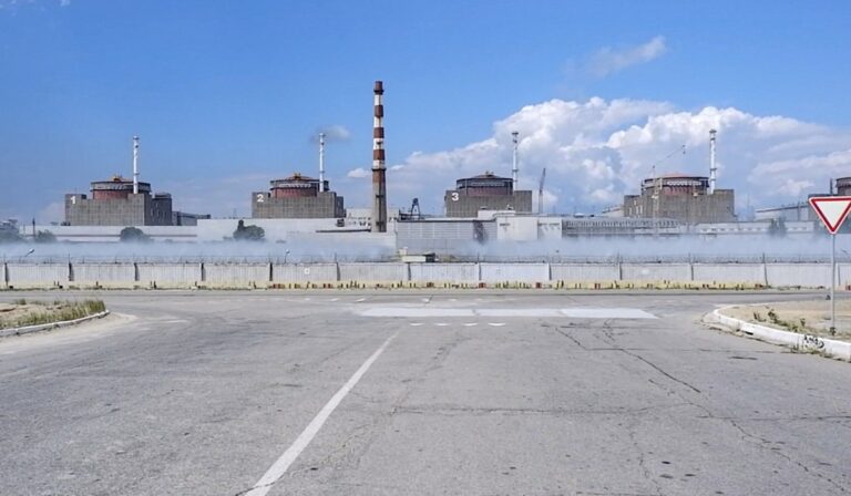Lekapcsolták a hálózatról a zaporizzsjai atomerőművet