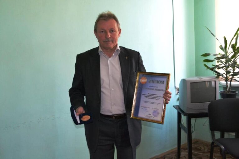 Kitüntették a Nagyberegi Dobrai Péter Középiskola igazgatóját